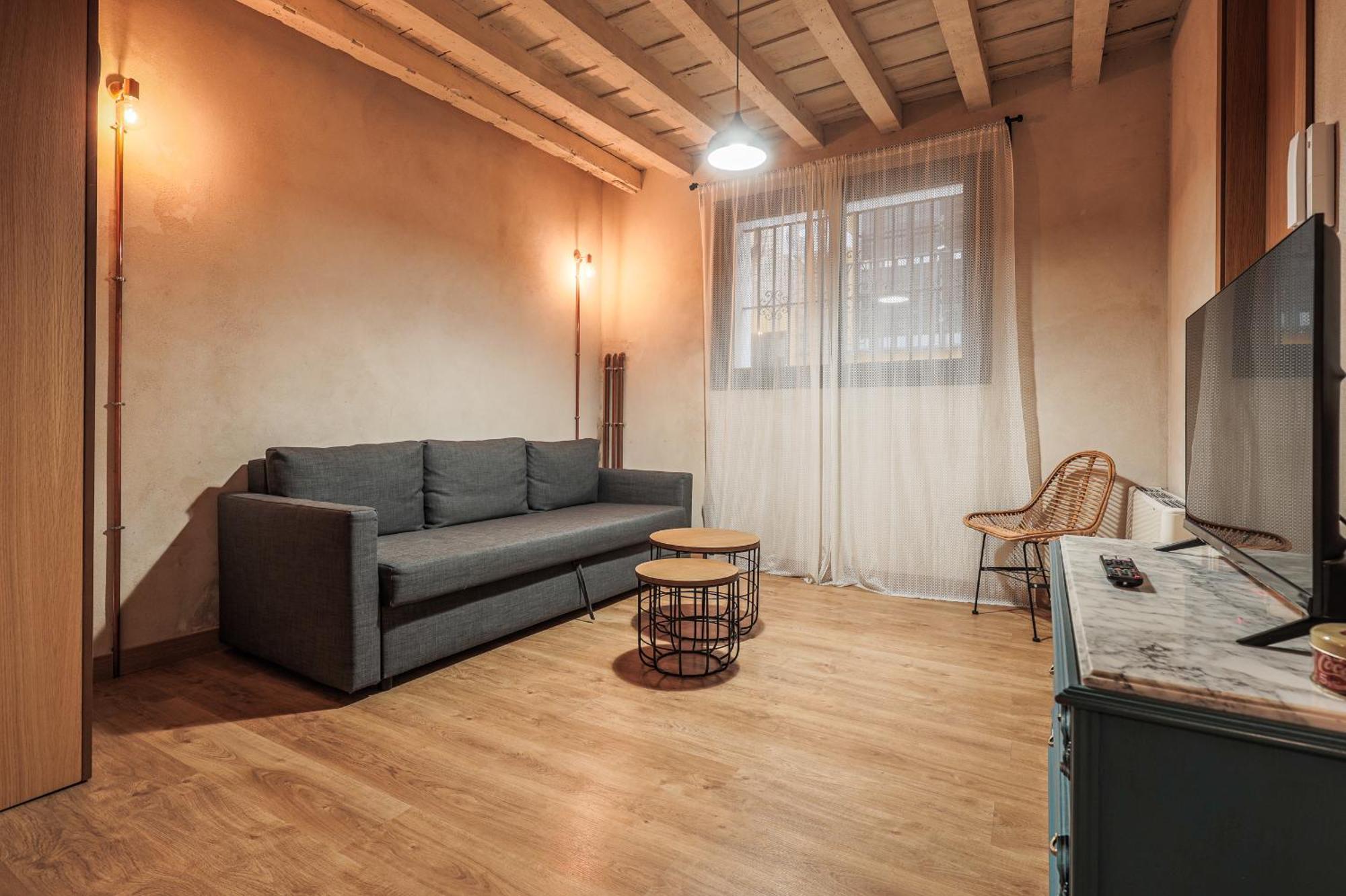 Encantador Con Patio En Macarena Appartamento